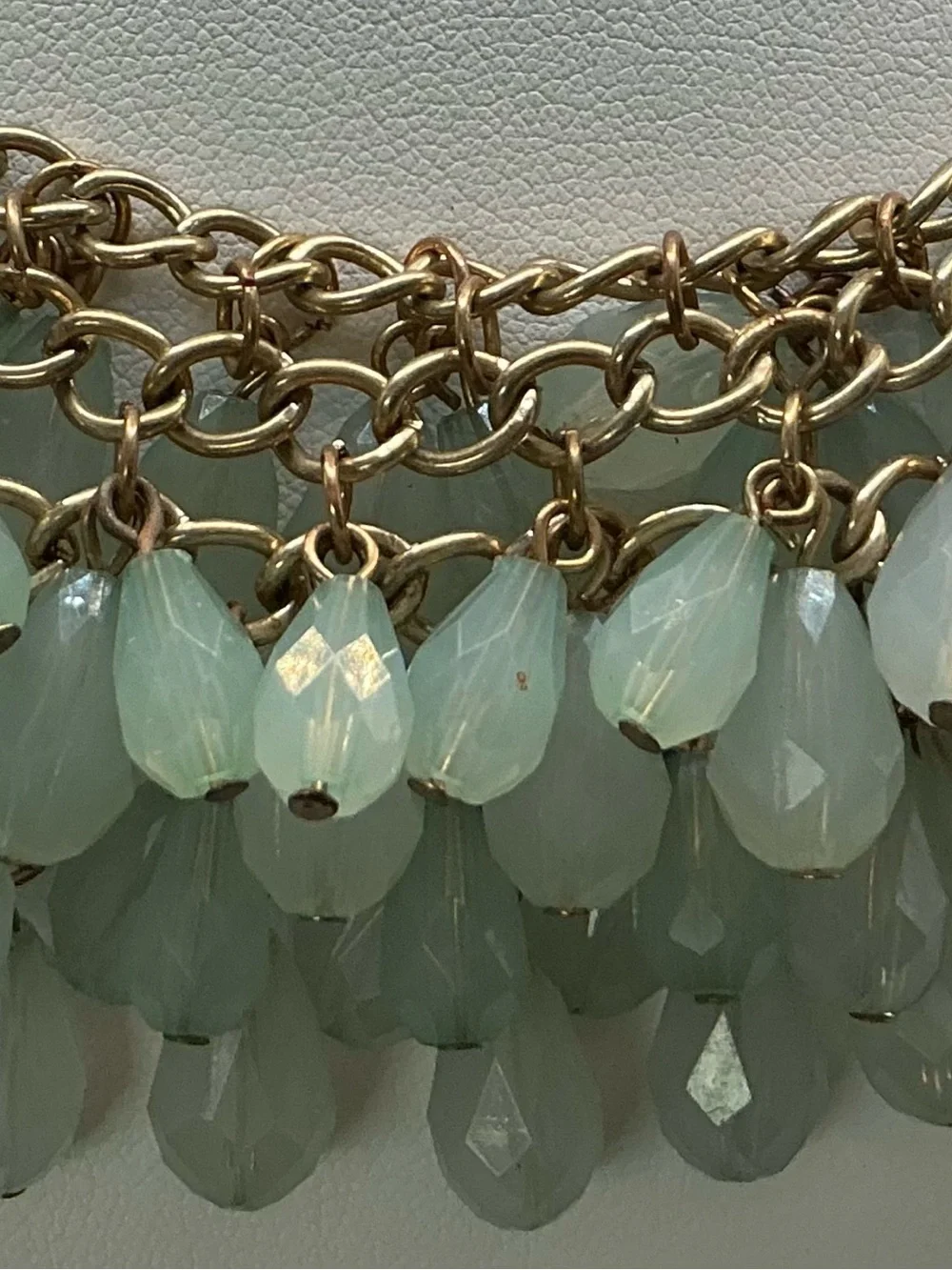 CLAIRE’S CHUNKY GOLD TONE NECKLACE WITH MINT GREEN BEAD CLUSTERS